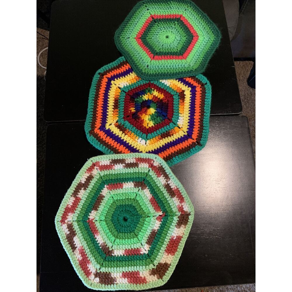 Set of 3 Vintage Handmade Crochet Hexagon Yarn Placemats Hot Pads Pot Holder